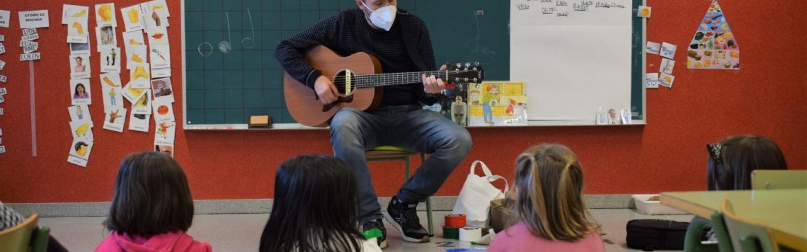 TALLER DE MÚSICA EN HH4